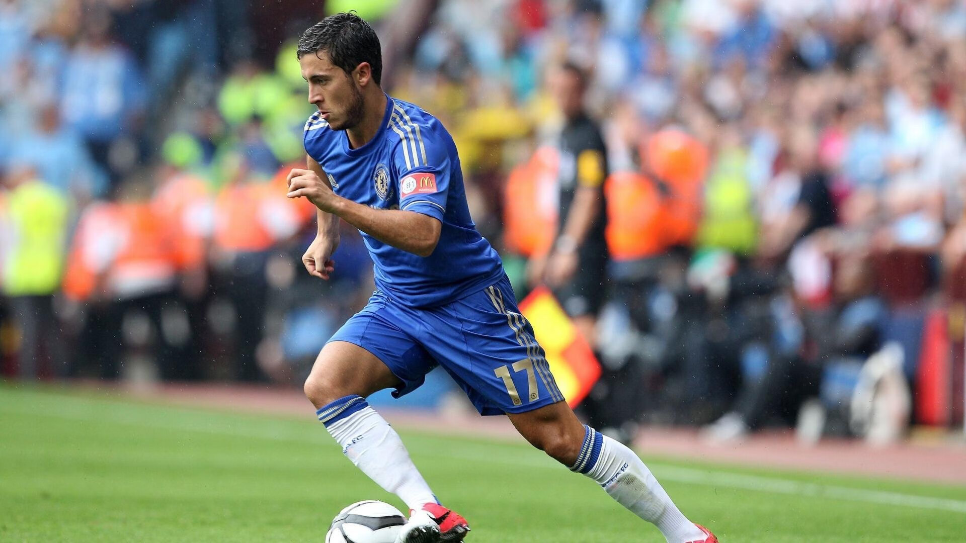 拜仁坚持4-2-3-1，稳定中见变化，拜仁四连冠